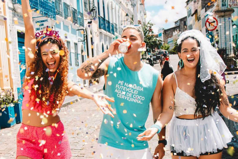 Carnaval de calor extremo: 5 dicas para evitar mal-estar e aproveitar a folia