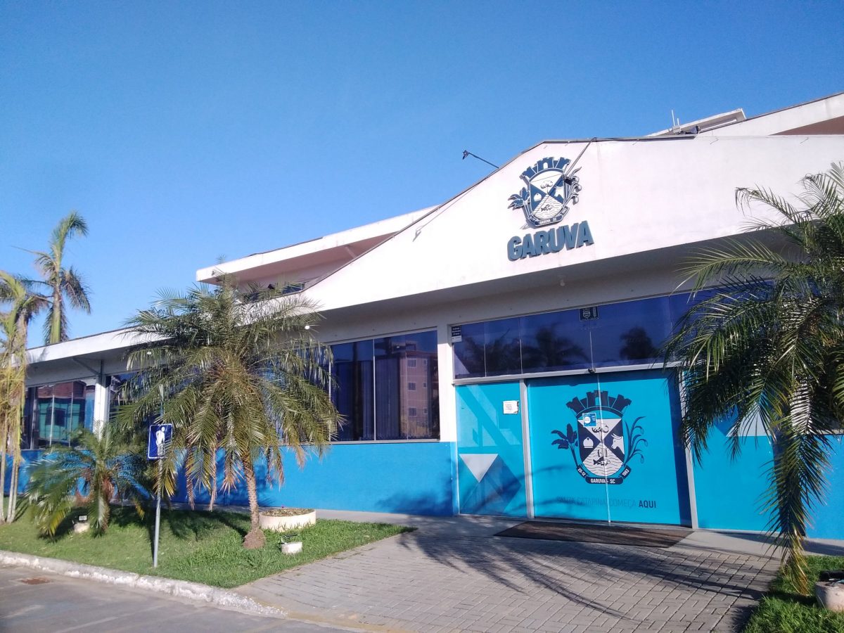 Garuva em polêmica: supersecretaria e 17 novos cargos custarão R$ 1,2 mi aos cofres públicos