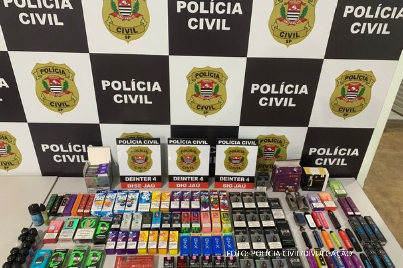 Alunos entregam 150 cigarros eletrônicos após ação educativa em escola de SC