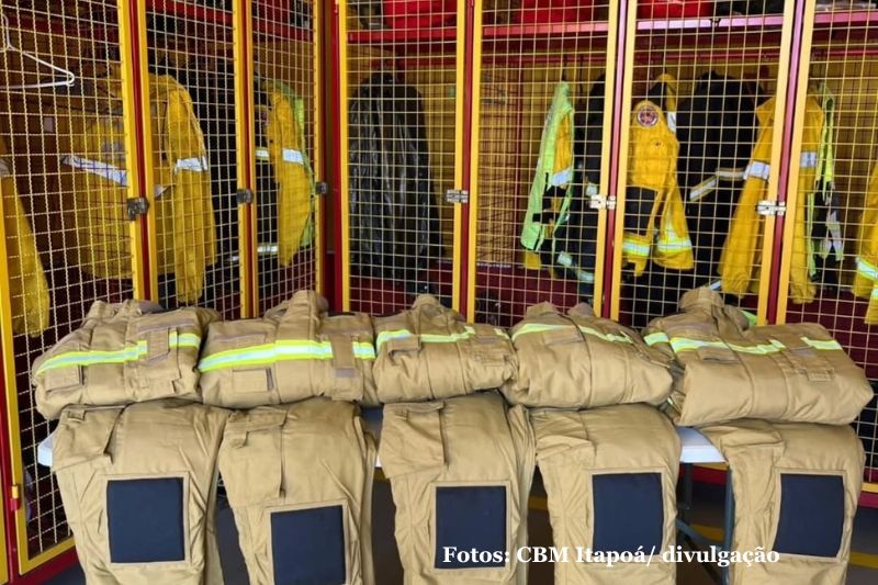 Bombeiros de Itapoá recebem novas roupas de combate a incêndio
