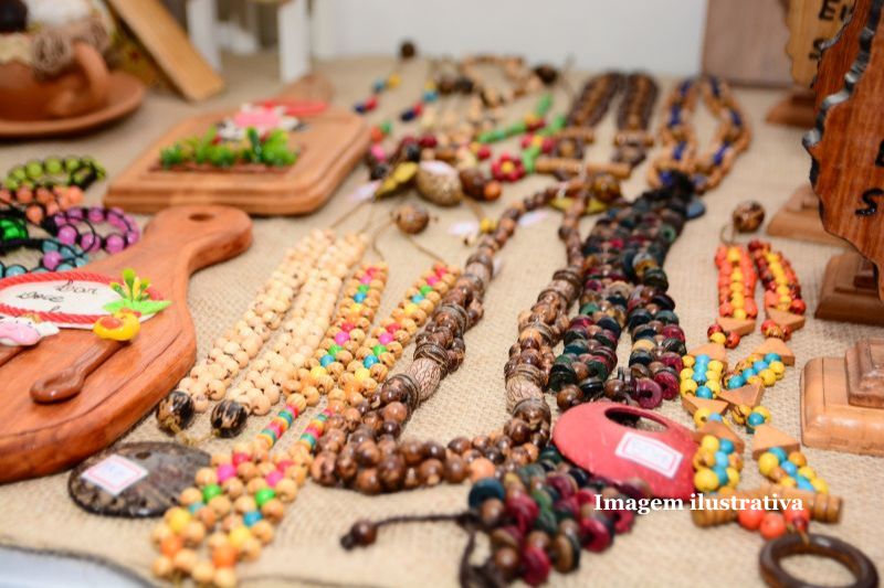 Feira Cultural de Artesanato reúne empreendedores e movimenta Itapoá