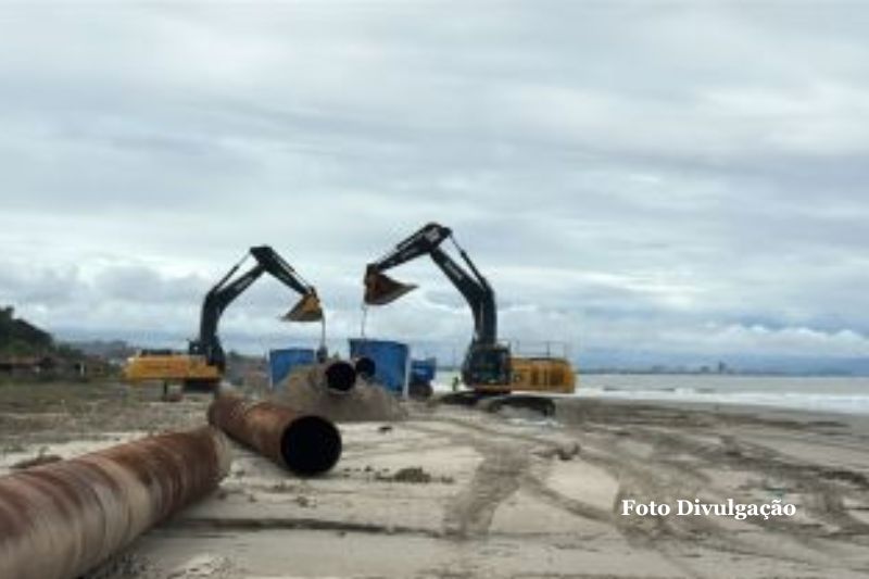 Engordamento da Praia de Itapoá chega à metade da execução com sedimentos da dragagem da Baía da Babitonga