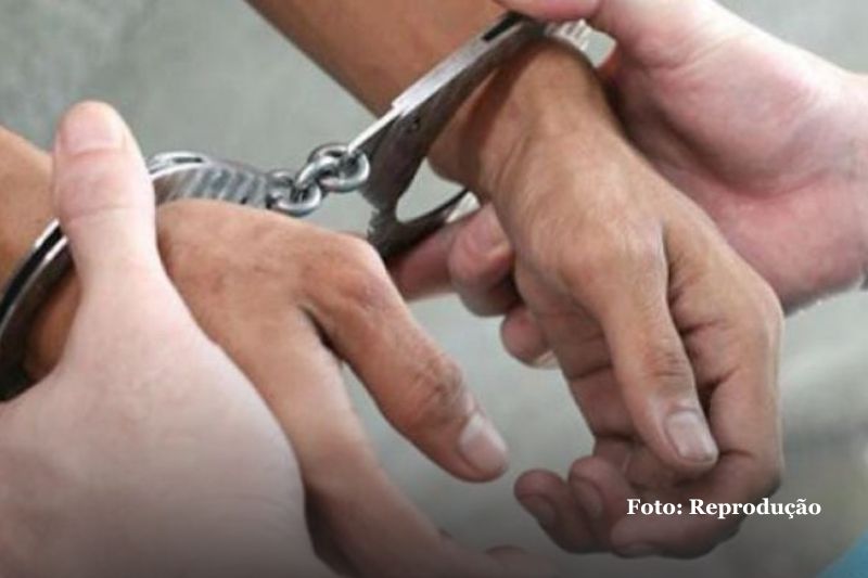 Polícia Militar cumpre dois mandados de prisão durante patrulhamento em Itapoá