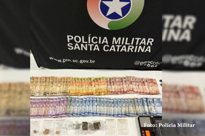 Polícia Militar prende homem por tráfico de drogas durante a madrugada em Itapoá