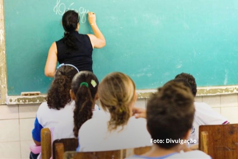 Itapoá abre processo seletivo para professores com salários de até R$ 4,9 mil