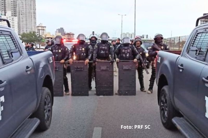 Justiça Federal proíbe bloqueios em rodovias e acessos a portos no Litoral Norte de SC