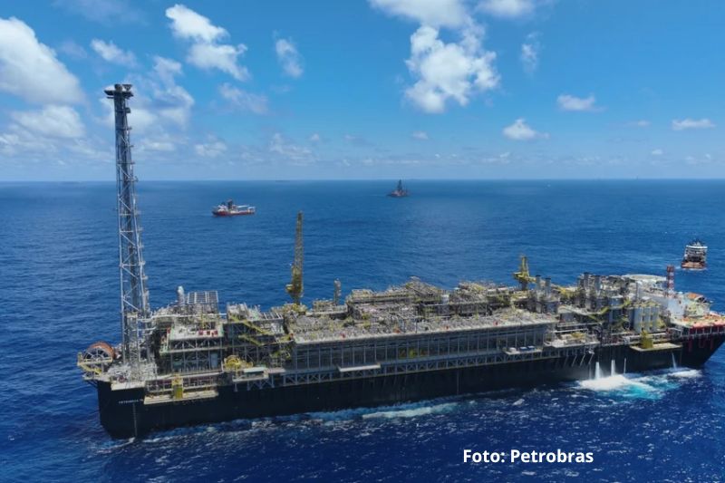 Preço do petróleo sobe mais de 10% e tensão internacional preocupa analistas