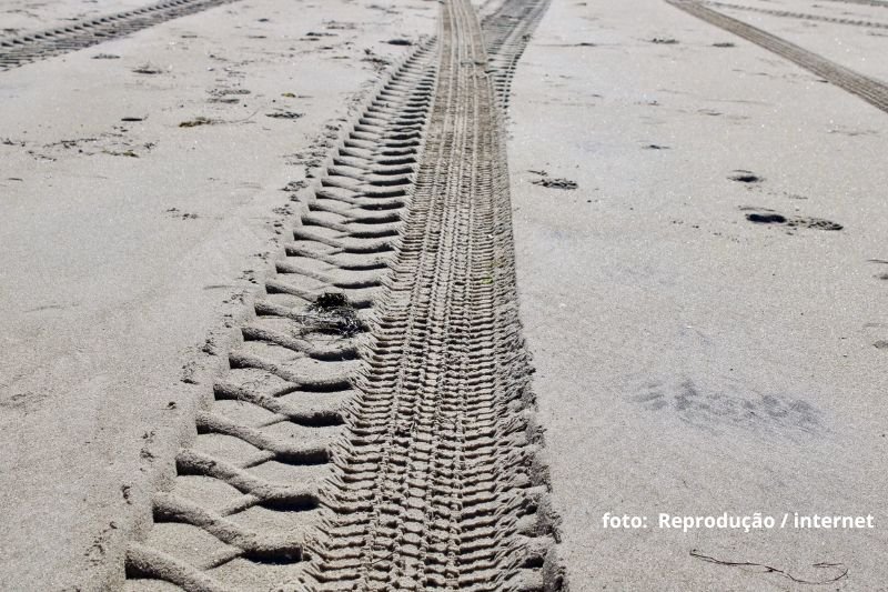 Carro na areia pode custar R$ 2 mil em Itapoá