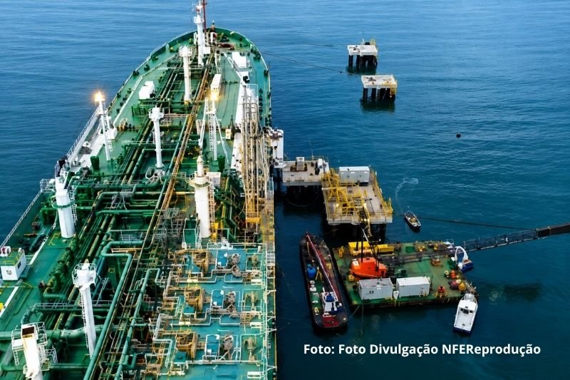 Terminal flutuante de gás em Santa Catarina será arrendado pela J&F
