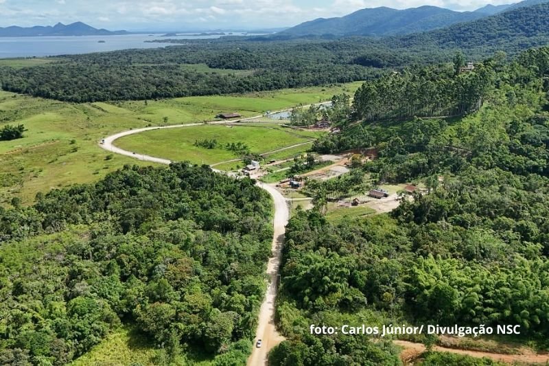 Itapoá e Vila da Glória: depois de 10 anos, pavimentação ganha novo capítulo