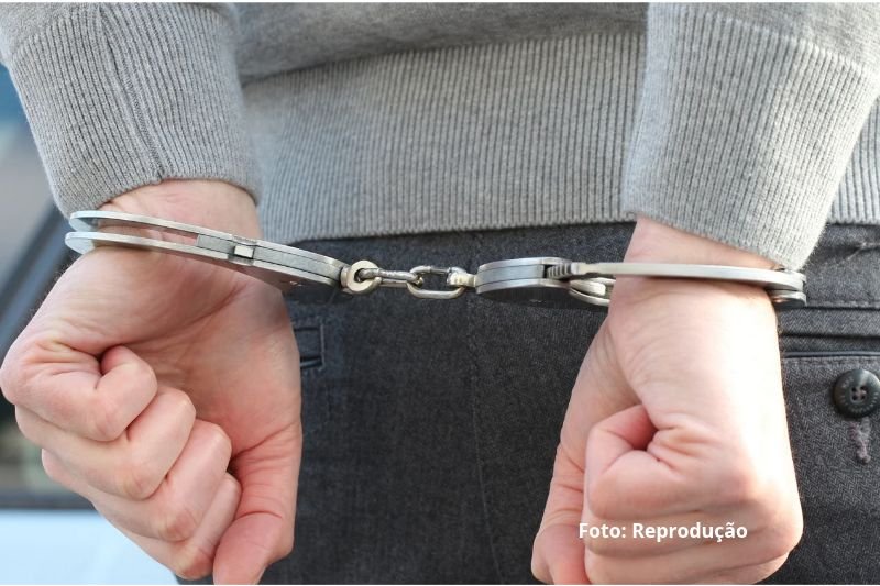HOMEM É PRESO EM FLAGRANTE APÓS AMEAÇAR EX-COMPANHEIRA DE MORTE EM ITAPOÁ