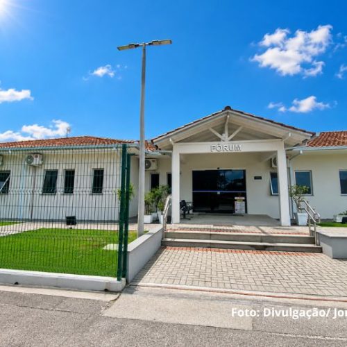 Advogados abandonam júri no meio da sessão em Itapoá, e MPSC cobra mais de R$ 120 mil por prejuízos