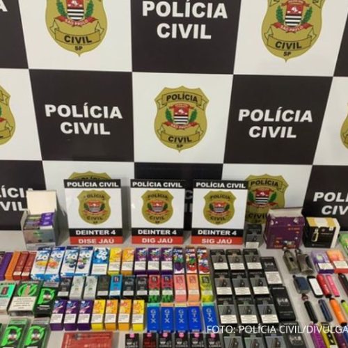 Alunos entregam 150 cigarros eletrônicos após ação educativa em escola de SC
