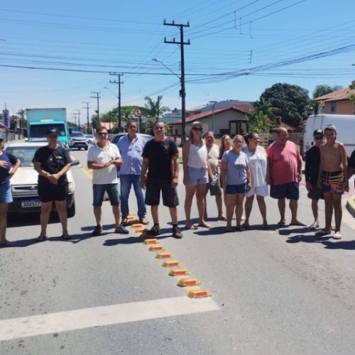 Binário da Av. Celso Ramos é criticado por moradores da região que pedem providência imediata.