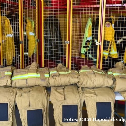 Bombeiros de Itapoá recebem novas roupas de combate a incêndio