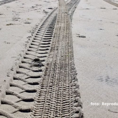 Carro na areia pode custar R$ 2 mil em Itapoá
