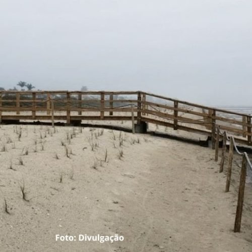 Engorda da praia é concluída, mas obras continuam na orla de Itapoá