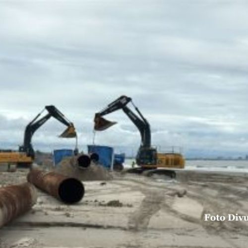 Engordamento da Praia de Itapoá chega à metade da execução com sedimentos da dragagem da Baía da Babitonga