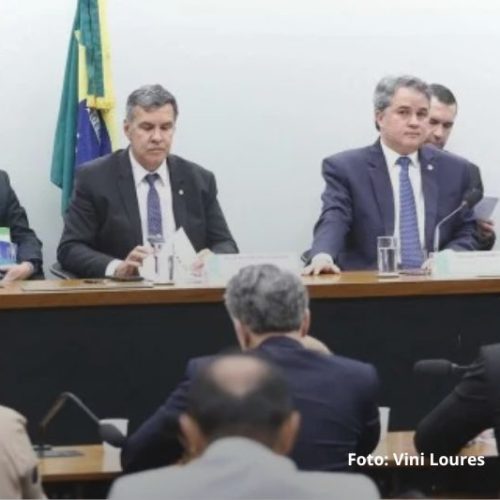Fundo eleitoral de 2026 deve chegar a R$ 4,9 bilhões e amplia debate sobre financiamento público