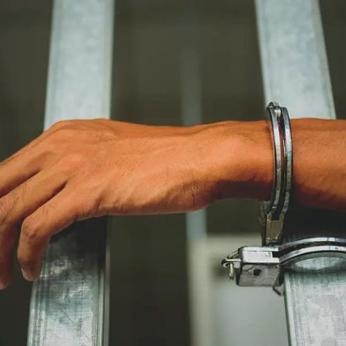 Homem é preso após furto em construção no Bairro Itapema do Norte