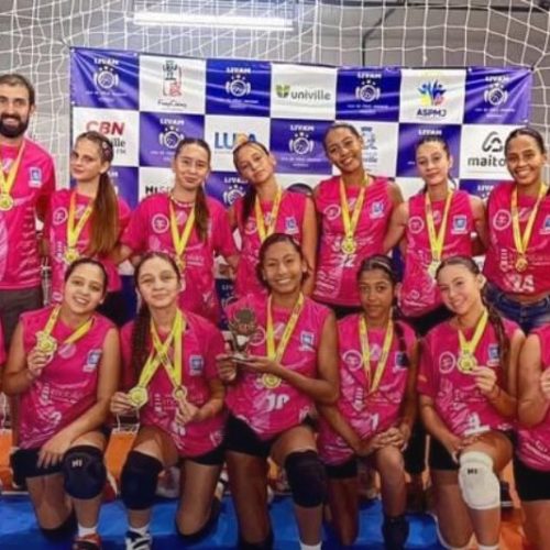 Sub-15 de vôlei conquista título em Joinville e garante vaga na LIVAM