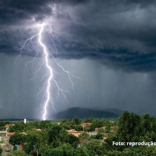 Santa Catarina enfrenta fim de semana de temporais; Itapoá tem chuva torrencial, mas segue sem registros de granizo ou alagamentos