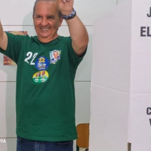 Jorginho Mello é reeleito em Santa Catarina; disputa presidencial vai ao segundo turno