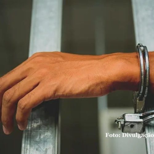 PM detém homem com mandado de prisão ativo em Itapema do Norte