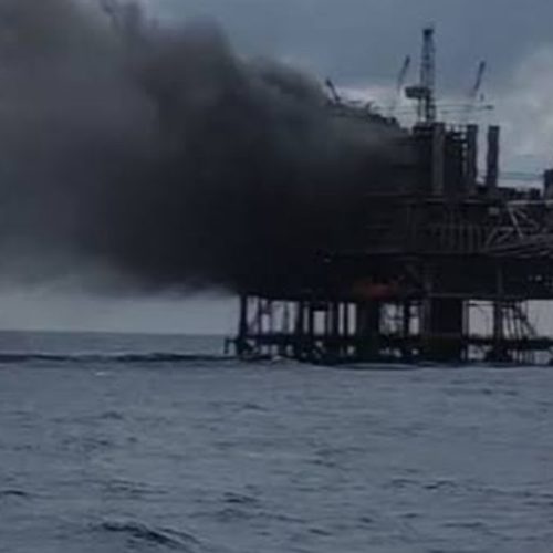 Plataforma de Petróleo com 176 pessoas a bordo pega fogo na Bacia de Campos