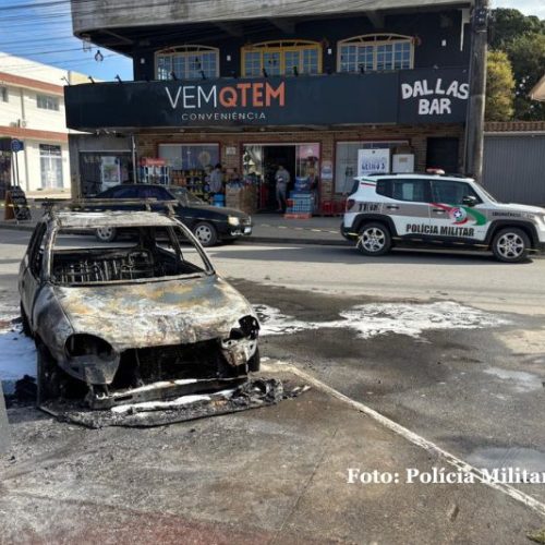 Polícia Militar atende ocorrência de incêndio em veículo em Itapoá