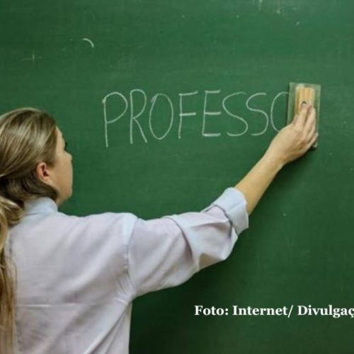 Professores de Itapoá realizam ato por reajuste salarial e valorização da carreira docente