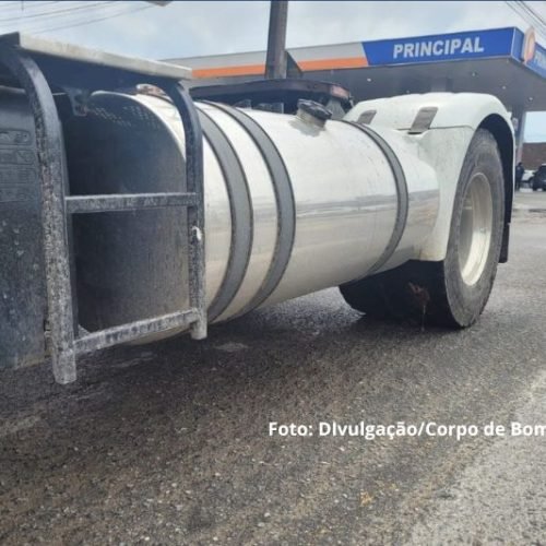 Homem sofre amputação das duas pernas após ser atropelado por caminhão em Itapoá
